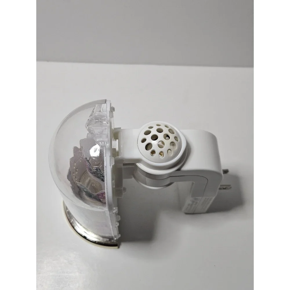 Bath & Body Works Holiday Village Cloche Nightlight Wallflowers Fragrance Plug